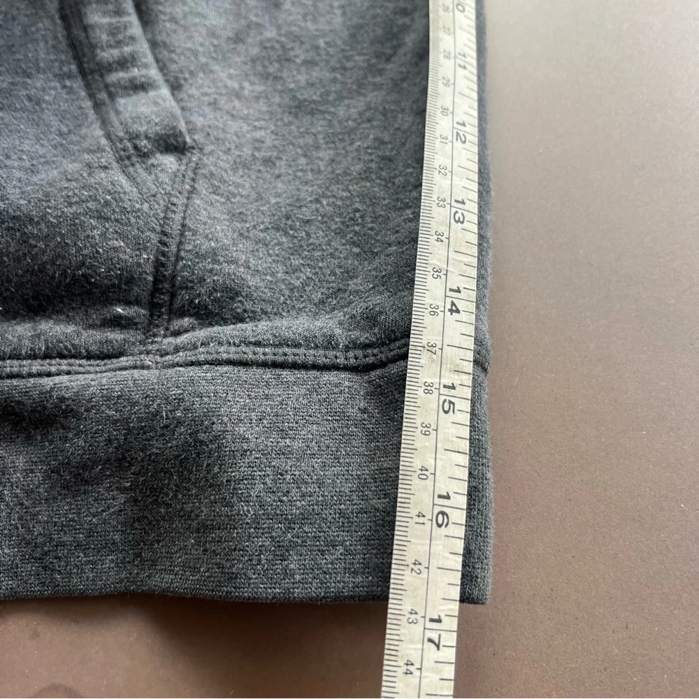 Reebok Men's Gray and Black Hoodie Sweater